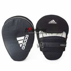Лапы Adidas Curved Punch Mitts (ADIBAC015, черно-белые)